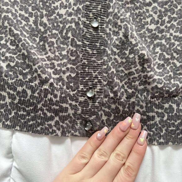Talbots Cardigan Sweater Womens Size MP Button Up Crew Neck Cheetah Vintage Y2K - Picture 3 of 7
